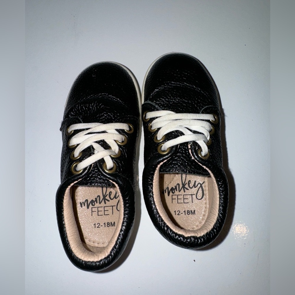 Monkey feet shoes sneakers size 12-18 months black leather laced